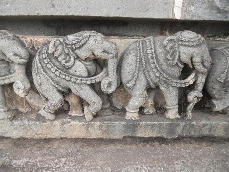 European Chic goes to .... Kanataka & Kerala, India