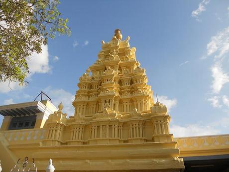 European Chic goes to .... Kanataka & Kerala, India