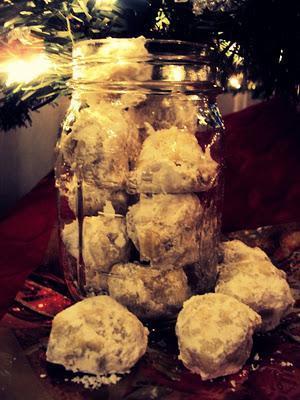 Snow Ball Cookies! It's Christmastime!