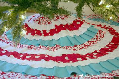 The Crafted Sparrow: 25 Days of Christmas - Day 10 - Ruffled Tree Skirt