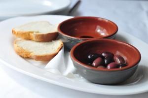 locanda de gusti olives bread 300x199 Locanda de Gusti, 102 Dalry Road, Edinburgh, EH11 2DW