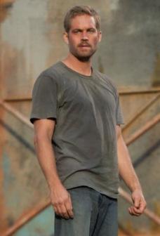 Brick Mansions (2014) walker
