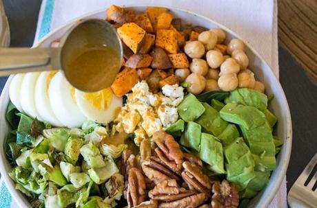 GREEN POWER SALAD WITH ROASTED VEGGIES