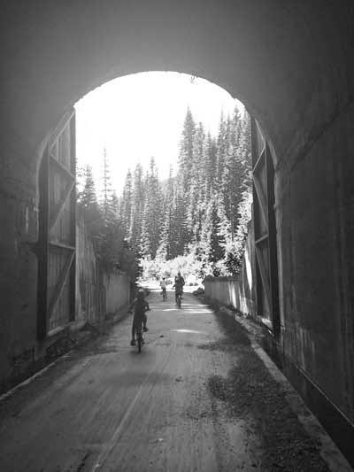 hiawatha tunnels bike trail