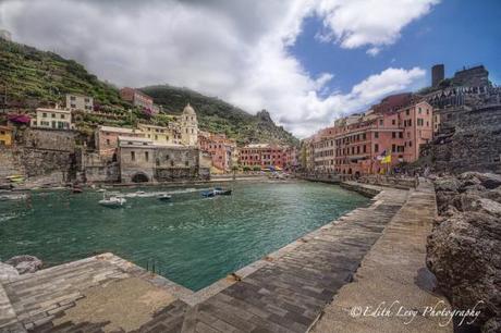 Vernazza, Cinque Terre, 5 Villages, Italy, travel photography, fishing village, coloured houses