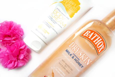 bath and body, nivea, in shower, body conditioner, people for plants, body cream, gingko, coconut, shea, bathox dry skin, shower gel, palmolive, body butter, strawberry smoother twoplicates, blogger, review, edit, 