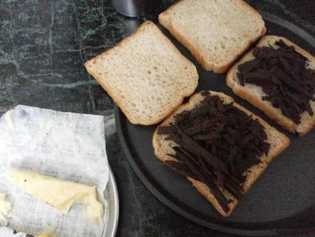 Grilled Chocolate Sandwiches