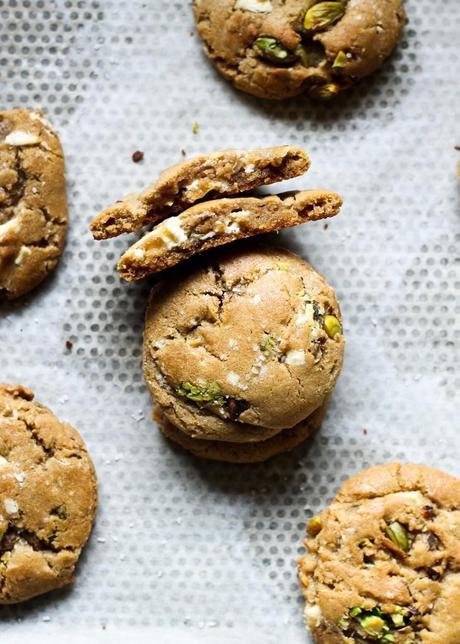 Pistachio White Chocolate Chunk Cookies (with browned butter in the dough!!) | Recipe from Bakerita.com