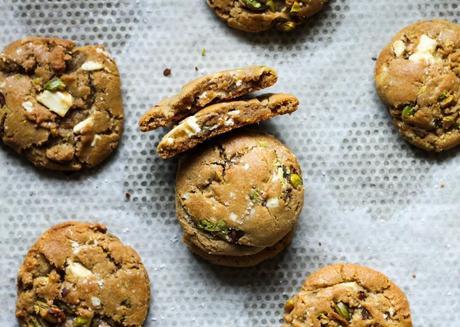 Pistachio White Chocolate Chunk Cookies (with browned butter in the dough!!) | Recipe from Bakerita.com