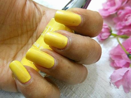 Lotus Herbals Color Dew Nail Polish : Lemon Tinge (77)