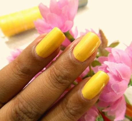 Lotus Herbals Color Dew Nail Polish : Lemon Tinge (77)