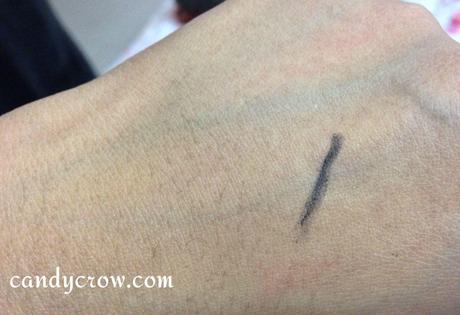 Loreal Kajal Magique Black review swatch