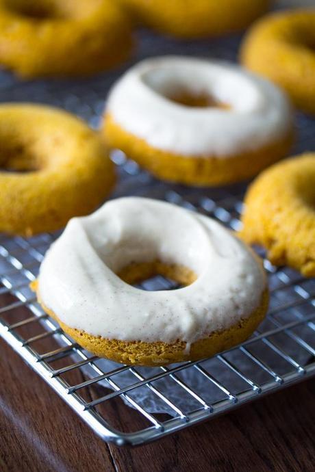 Pupmkin Donuts with Cinnamon-Maple Cream Cheese Frosting #pumpkin