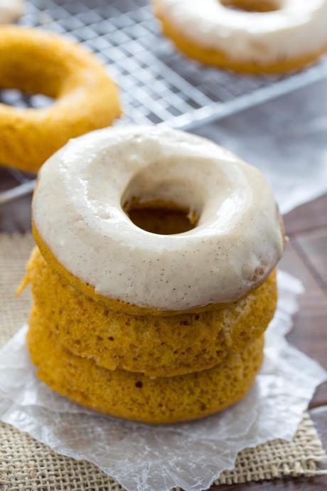 Pupmkin Donuts with Cinnamon-Maple Cream Cheese Frosting #pumpkin
