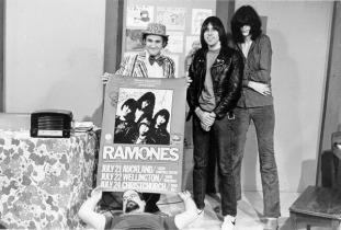 http://bolanrox.files.wordpress.com/2014/09/1159d-ramones-uncle-floyd-2.jpg?w=311&h=210