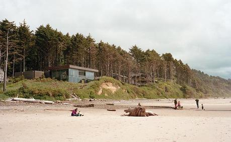 Cannon Beach home with glass facade on the beach