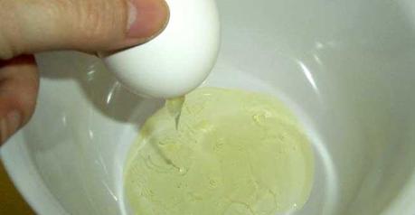 Simple Egg White Face Pack