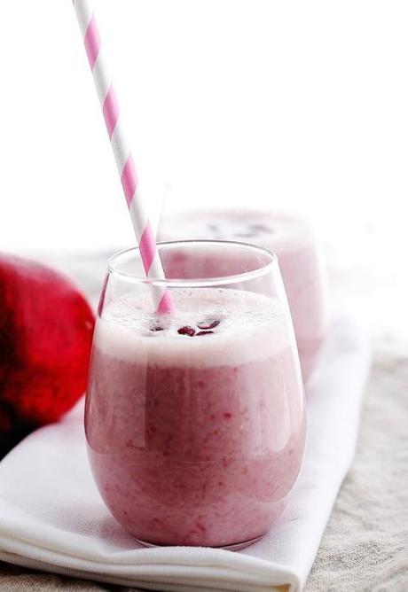 pomegranate-yogurt-smoothie