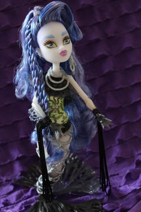 Dolly Review: Monster High Freaky Fusion Sirena Von Boo - Paperblog