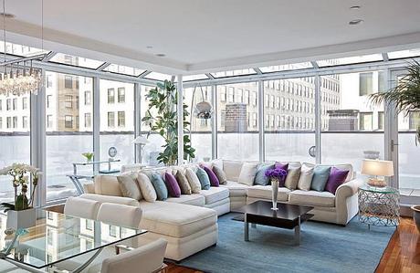 Rug-and-throw-pillows-add-color-instantly-in-the-New-York-Penthouse