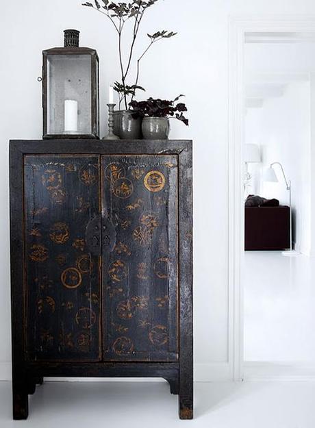 asian-cabinet-entry