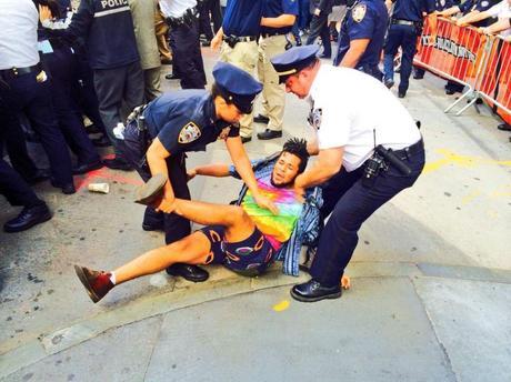 Photo from @LiborVS:  BREAKING! #NYPD is pepper-spraying, beating and arresting people including their own, on #WallStreet #FloodWallStreet pic.twitter.com/0ouGHvIRGy