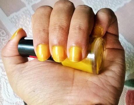 Revlon Scented Nail Enamel in Pineapple Fizz