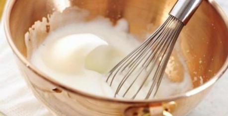 Egg and Oatmeal Face Pack