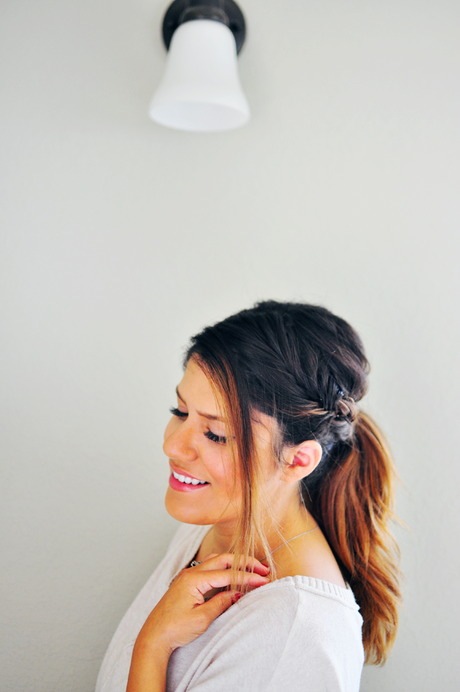 Messy Ponytail With An Accent Braid Tutorial