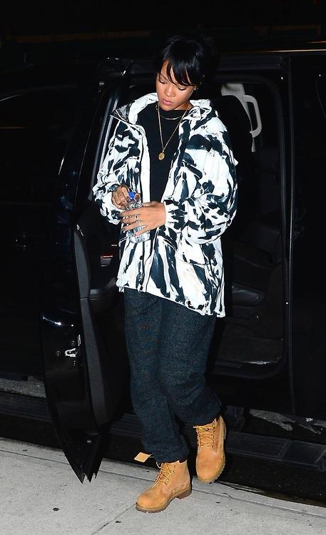 Rihanna Still Recording 8th Album