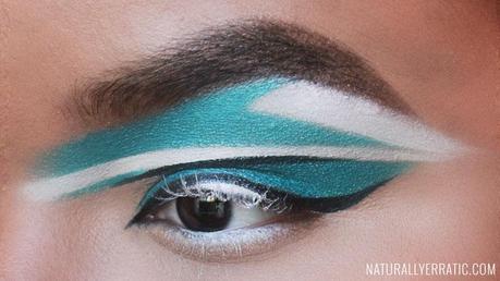 Graphic Blue and White Eye Makeup