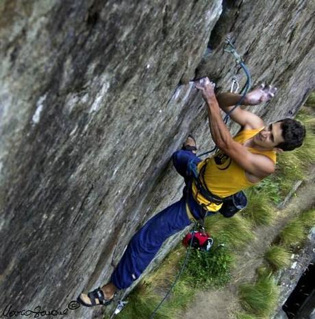 Andrea-climbs-Le-portatrici-di-sale-7b+-Champorcher