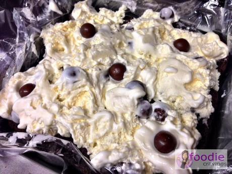 Made my first ice cream cake with Betty Croker cake mix Betty-Croker-5