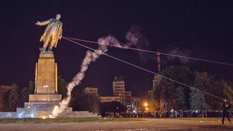 felling of statue (Lenin) at Kharkiv, in Ukraine...