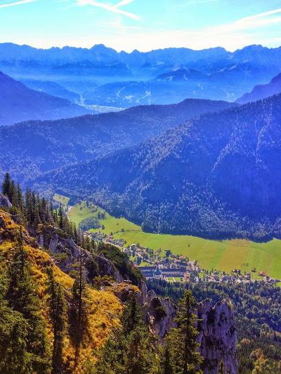 Views of Ettal and the monastery in Ettal as well as the Ammergau Alps.