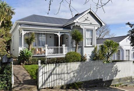 What do you get for $250k, $500k, $750k or $1m in Auckland?
