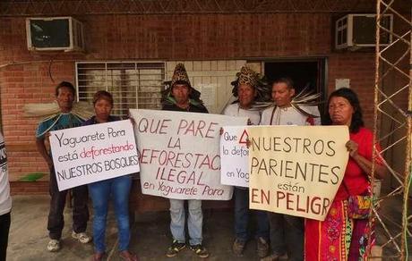Ayoreo Indians protest against Yaguareté Porã S.A. which is rapidly destroying their forest home for beef production. © GAT