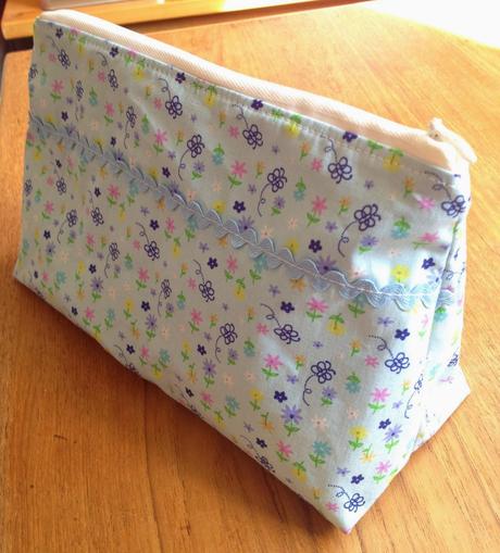 Easy Sew Cosmetic Bag