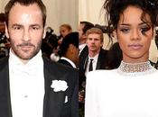 Rihanna Present Ford With amfAR Award