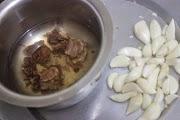 Milagu Poondu Kuzhambu / Garlic Pepper Kuzhambu