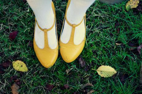 Vintage plaid and mustard Modcloth wedges | www.eccentricowl.com