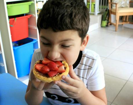 NEW Aunt Jemima frozen waffles topped with Nutella and strawberries! #4MoreWaffles #shop