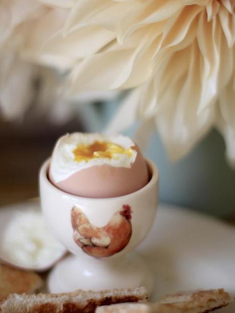 Dahlia-Cafe-Au-Lait-and-a-Boiled-Egg