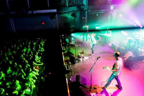 Real Estate 22 620x414 REAL ESTATE PERFORMED AT TERMINAL 5 [PHOTOS]