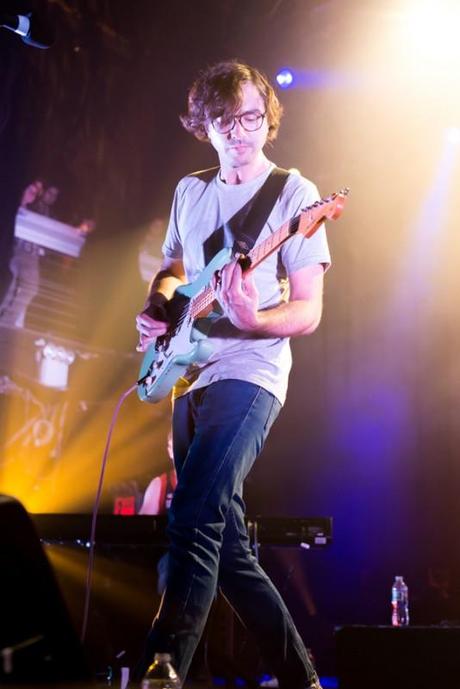 Real Estate 18 534x800 REAL ESTATE PERFORMED AT TERMINAL 5 [PHOTOS]