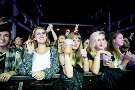 Real Estate 02 620x414 REAL ESTATE PERFORMED AT TERMINAL 5 [PHOTOS]