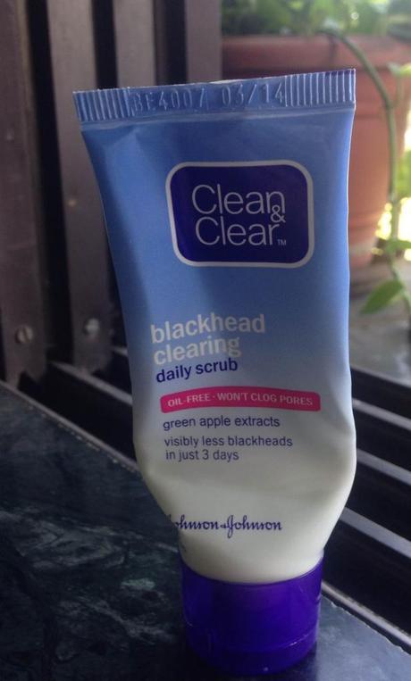 Clean and Clear Blackhead Clearing Scrub Review