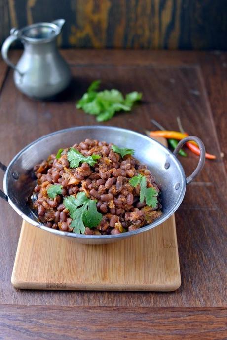 Sprouts & Spring Onion Curry 