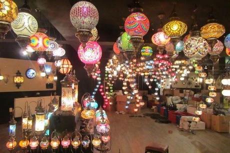 Shopping for lamps in Turkey