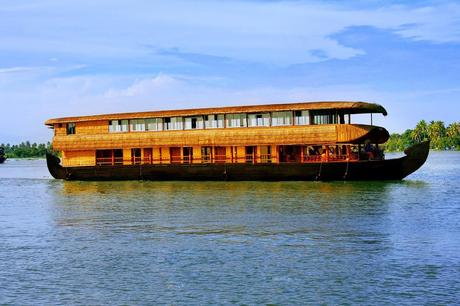 Alleppey and Kumarakom Housboat Packages - Gateway for Loads of Fun with Houseboat Tours